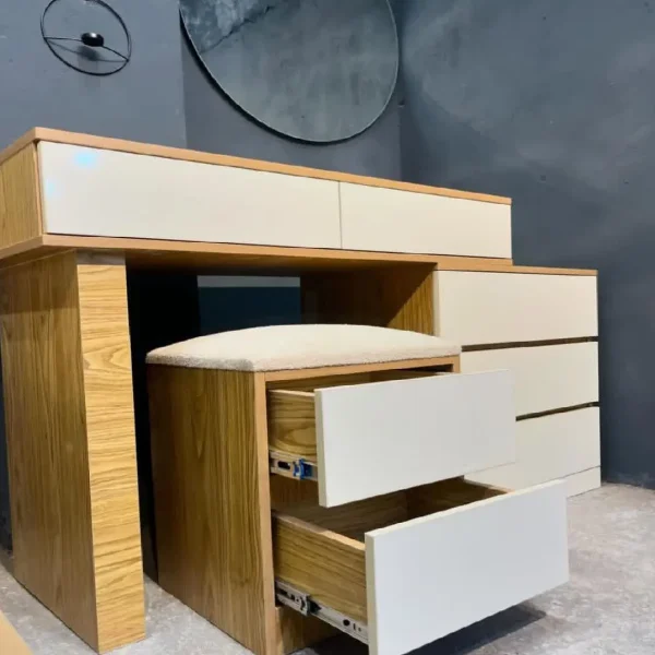 میز آرایش تمام MDF شاین به همراه پاف کشودار و آینه به همراه سرویس خواب