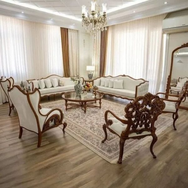 مبل کلاسیک فرانسوی تاج‌دار ۱۰ نفره تمام راش با پارچه شانل